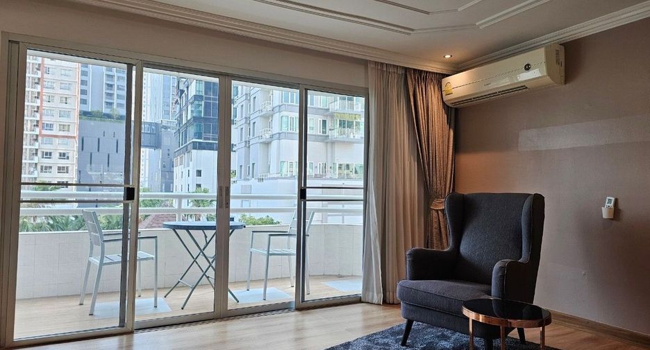 For rent 3 bedrooms condo in Khlong Toei, Bangkok