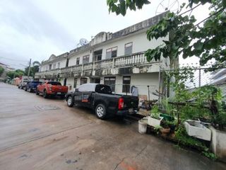 For sale 156 bed apartment in Mueang Samut Prakan, Samut Prakan