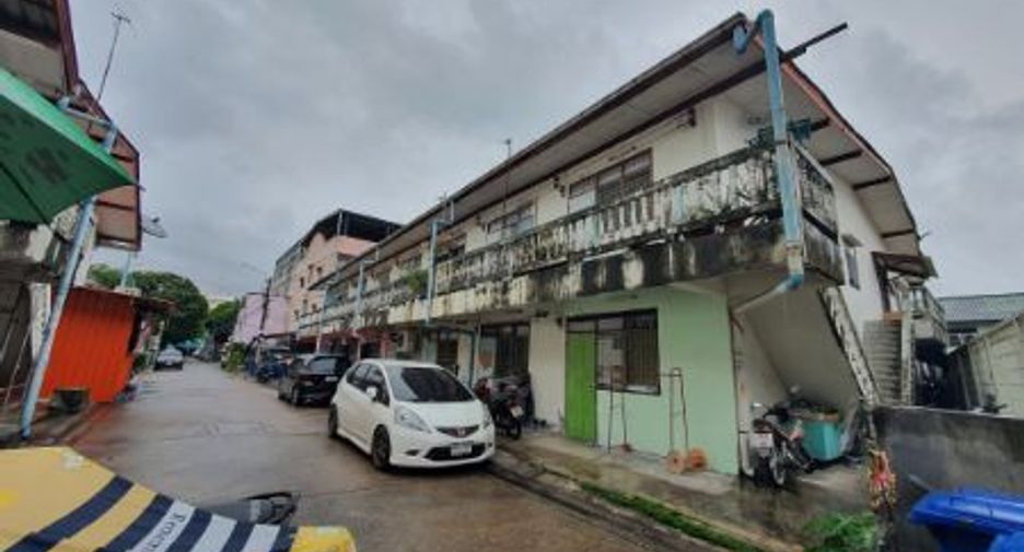 For sale 156 bedrooms apartment in Mueang Samut Prakan, Samut Prakan