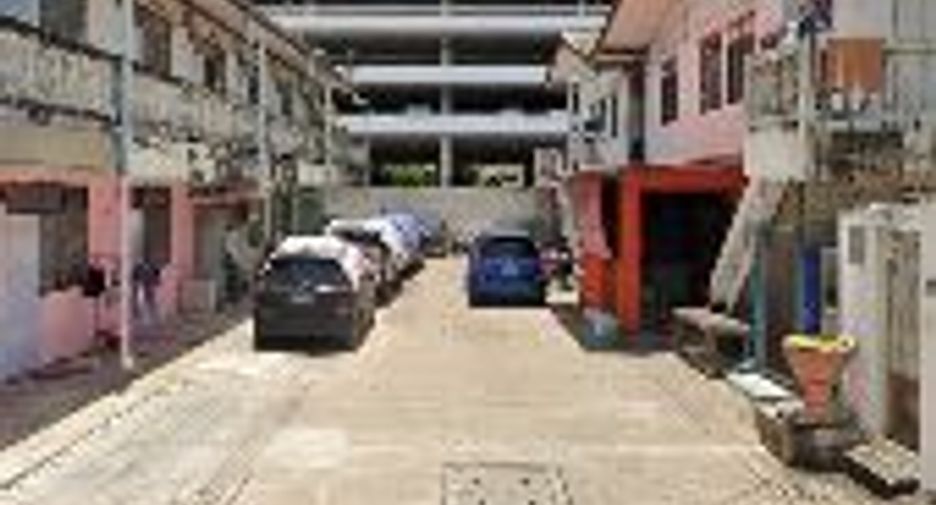 For sale 156 bedrooms apartment in Mueang Samut Prakan, Samut Prakan