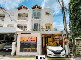 For sale 5 bed townhouse in Phaya Thai, Bangkok