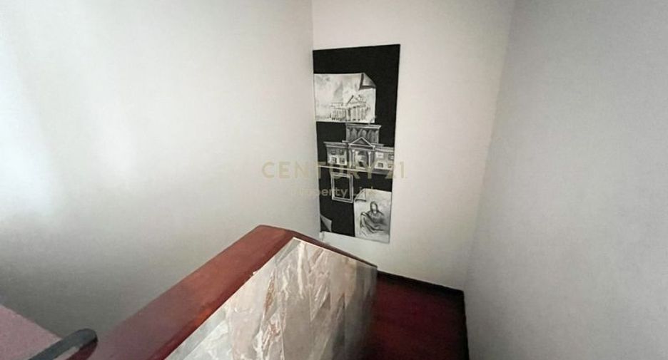 For sale 5 bedrooms townhouse in Phaya Thai, Bangkok