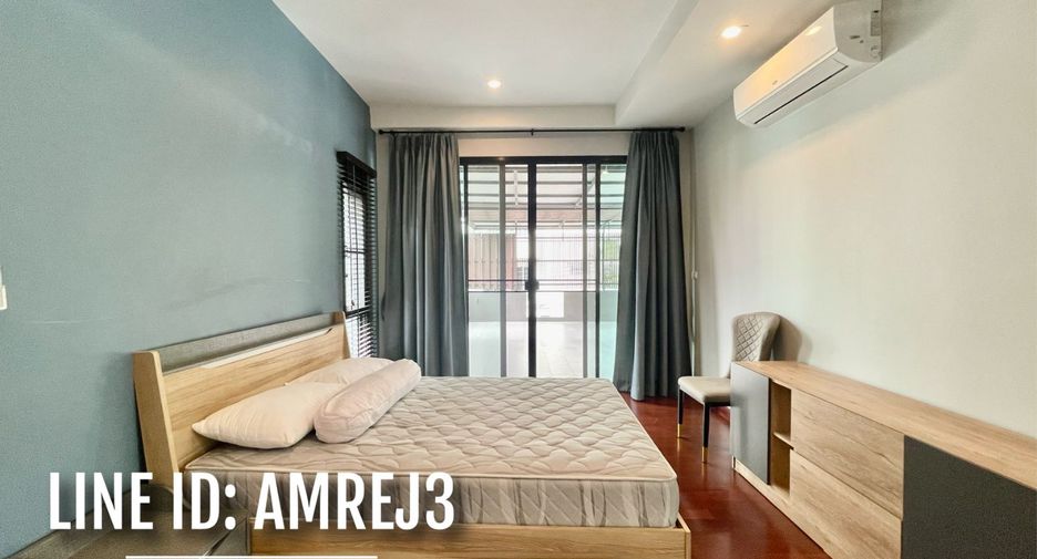 À louer 4 chambres maison à Khlong Toei, Bangkok