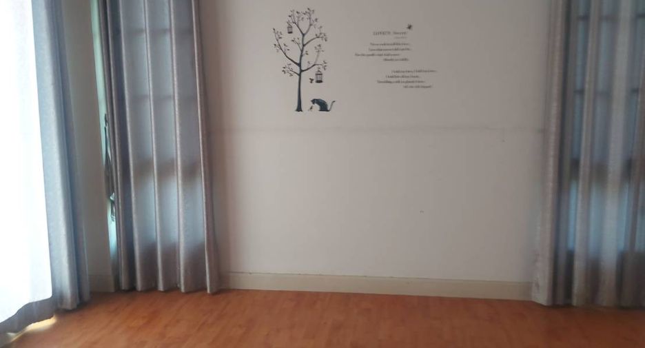 For sale 4 bedrooms townhouse in Khan Na Yao, Bangkok