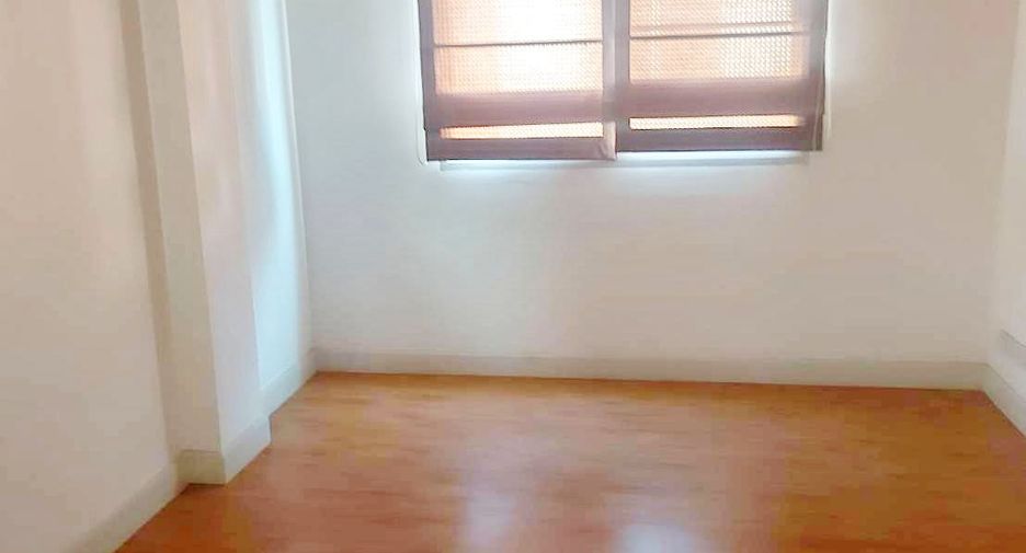 For sale 4 bedrooms townhouse in Khan Na Yao, Bangkok