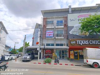 For sale 3 Beds retail Space in Lat Phrao, Bangkok