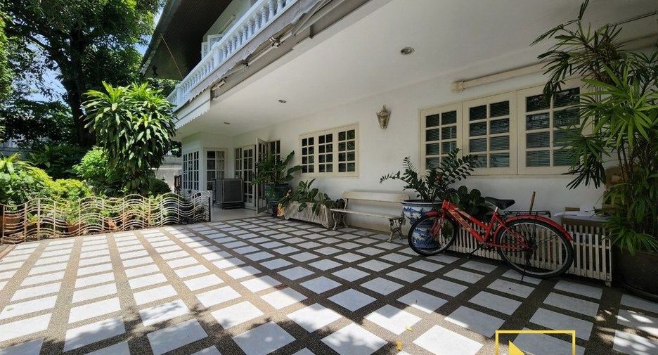 For sale 3 bed house in Yan Nawa, Bangkok