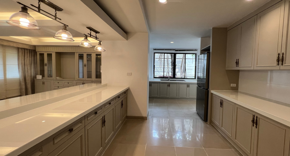For sale そして for rent 5 ベッドルーム house in Pak Kret, Nonthaburi