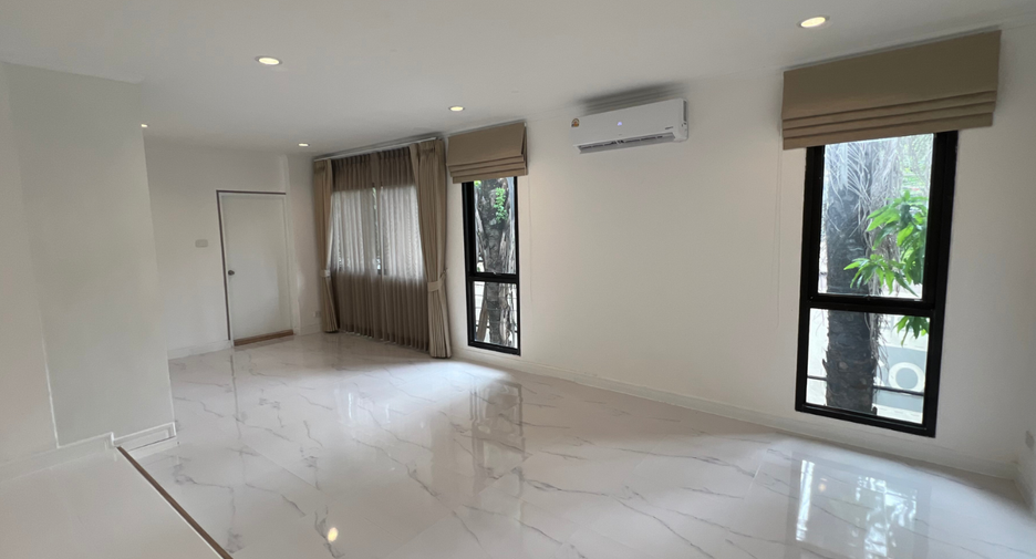 For sale そして for rent 5 ベッドルーム house in Pak Kret, Nonthaburi