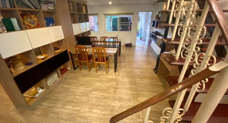 For rent 1 bed townhouse in Bang Khun Thian, Bangkok