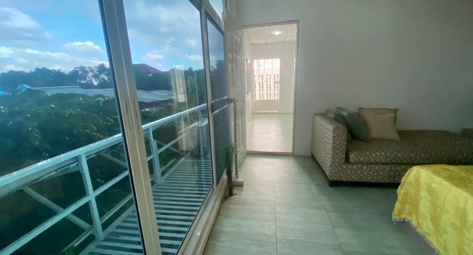 For rent 1 bed townhouse in Bang Khun Thian, Bangkok
