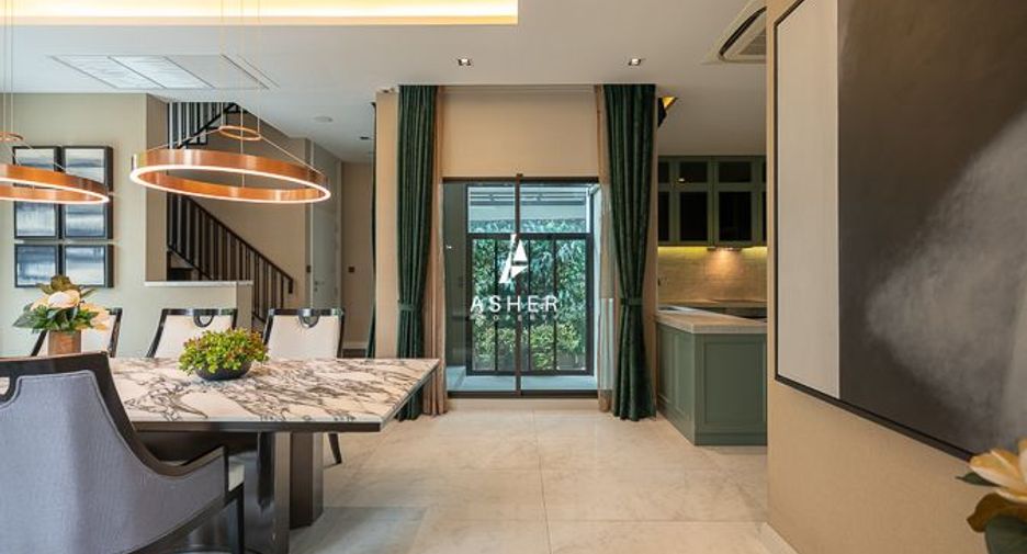 Haus zur Miete und zum Kauf mit 4 Zimmer in Phra Khanong, Bangkok