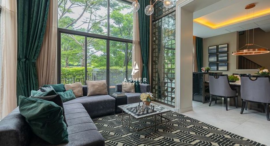 Haus zur Miete und zum Kauf mit 4 Zimmer in Phra Khanong, Bangkok