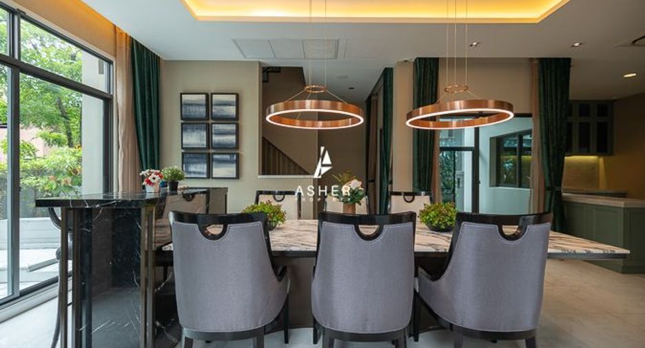 Haus zur Miete und zum Kauf mit 4 Zimmer in Phra Khanong, Bangkok