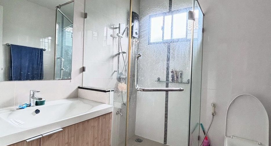 For sale 3 bedrooms house in Bang Phli, Samut Prakan