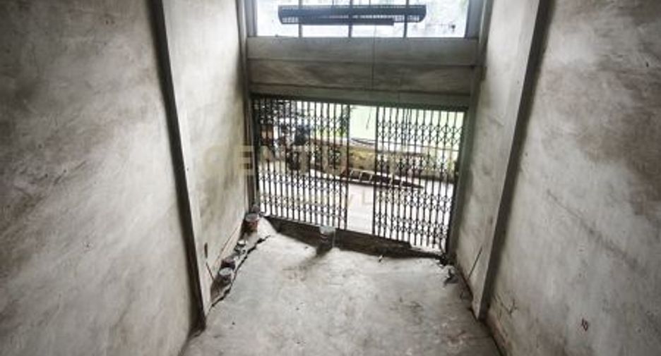 For sale retail Space in Bang Sue, Bangkok