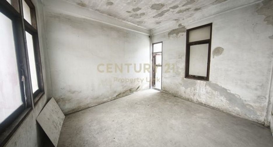 For sale retail Space in Bang Sue, Bangkok