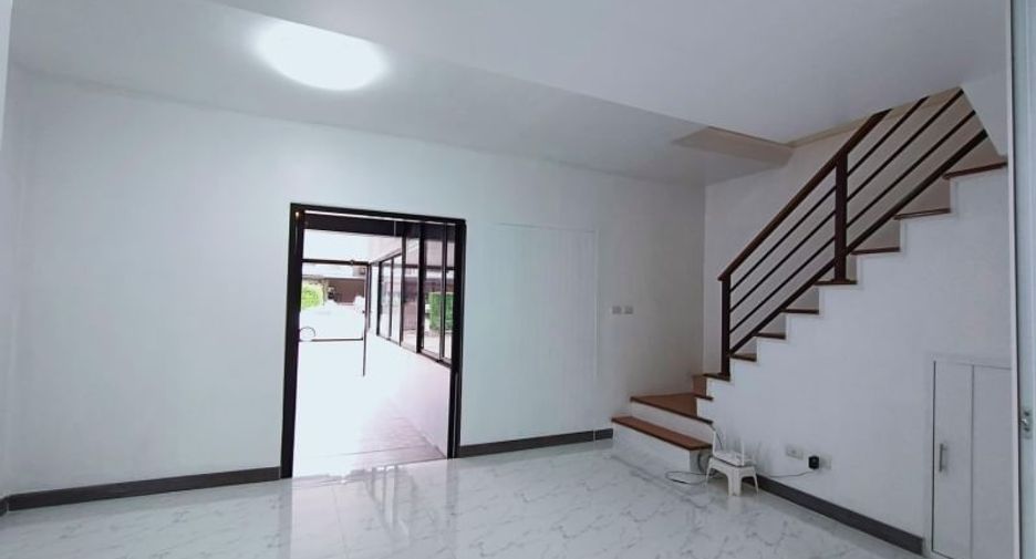 Haus zur Miete mit 3 Zimmer in Suan Luang, Bangkok