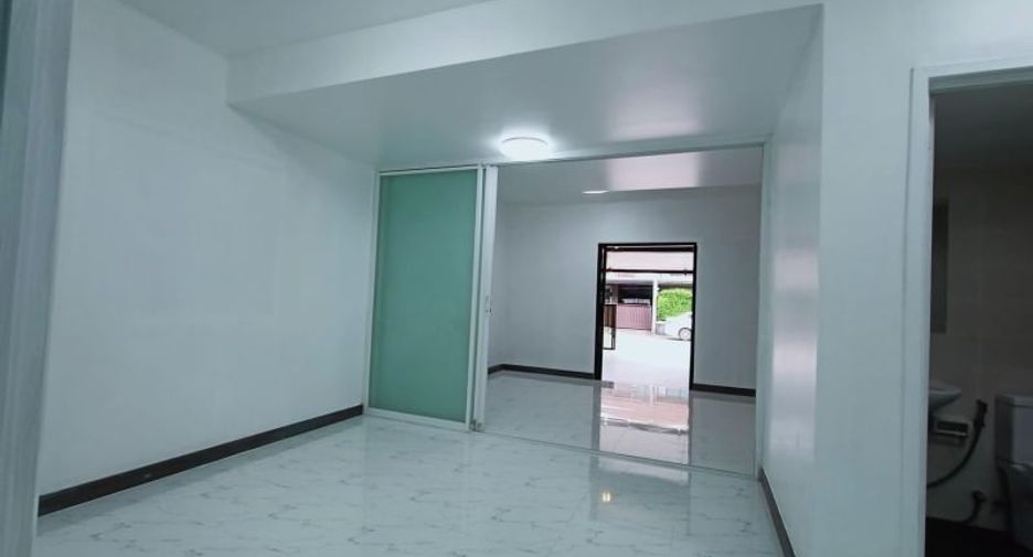 Haus zur Miete mit 3 Zimmer in Suan Luang, Bangkok