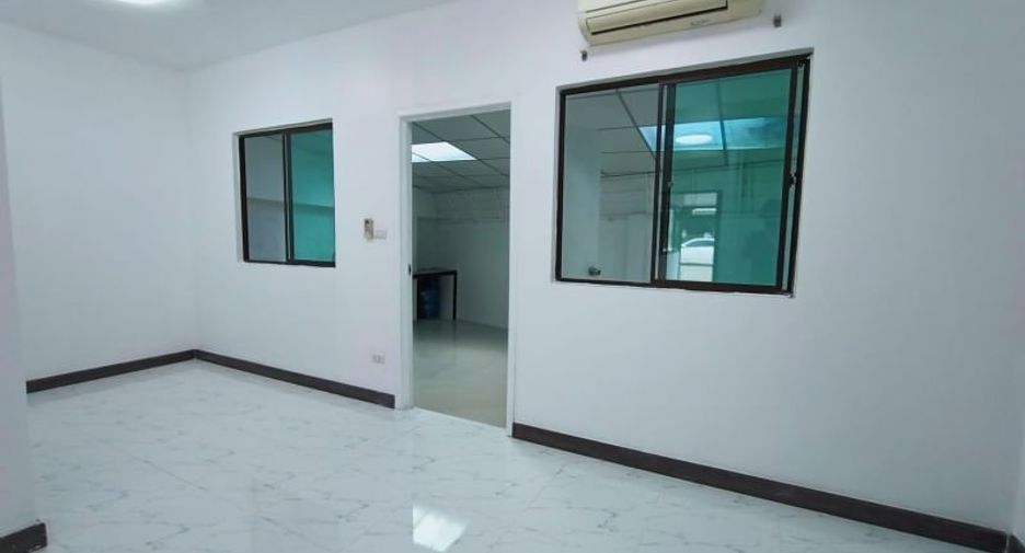Haus zur Miete mit 3 Zimmer in Suan Luang, Bangkok