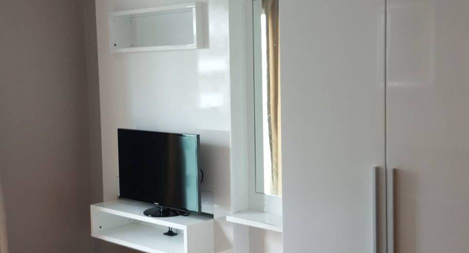 For rent そして for sale 3 ベッドルーム condo in Huai Khwang, Bangkok