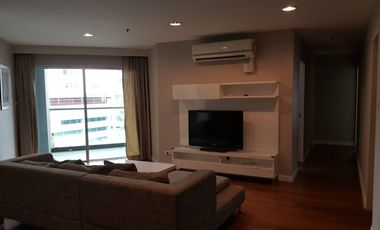 Condo en alquiler y en venta de 3 habitaciones en Huai Khwang, Bangkok