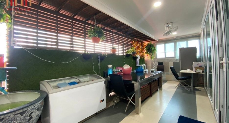 For sale 5 bedrooms retail Space in Yan Nawa, Bangkok