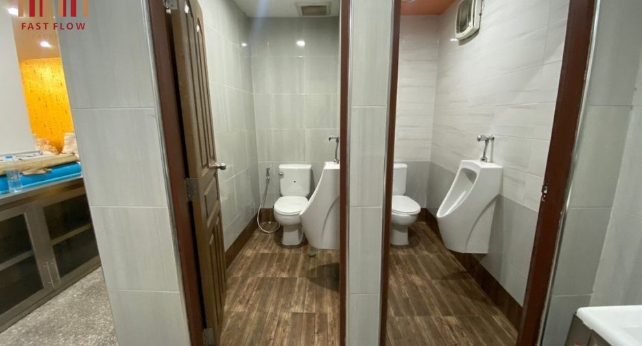 For sale 5 bedrooms retail Space in Yan Nawa, Bangkok