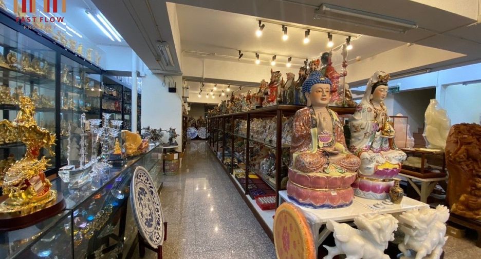 For sale 5 bedrooms retail Space in Yan Nawa, Bangkok