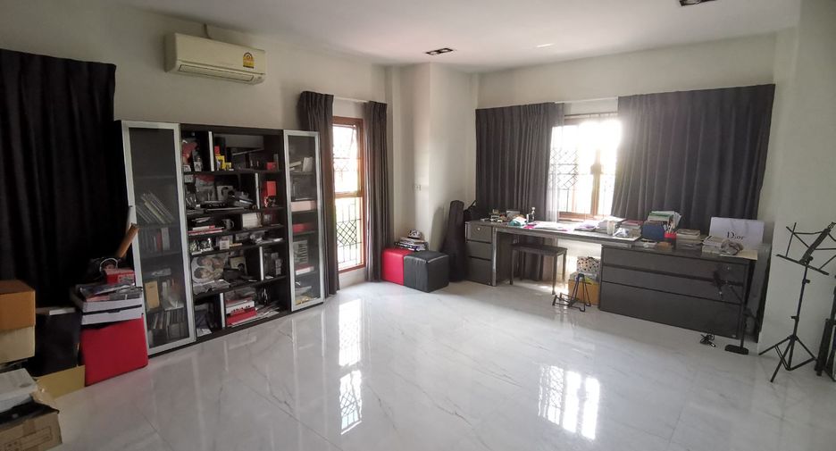 À vendre 4 chambres maison à Bang Kapi, Bangkok