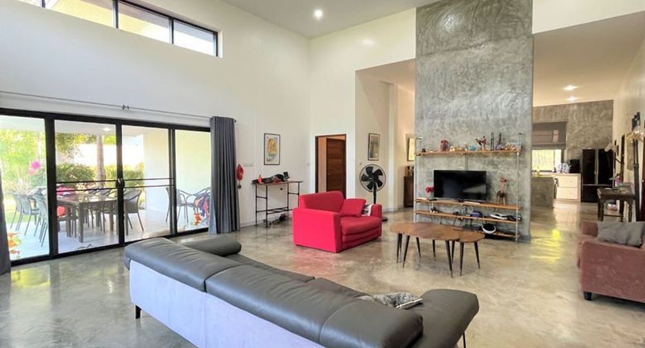 For sale 7 bedrooms villa in Mueang Krabi, Krabi