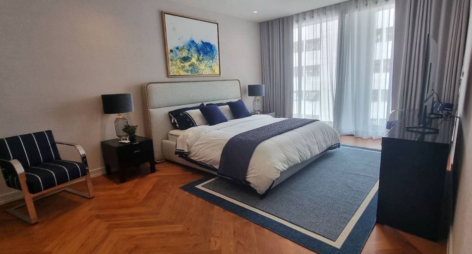 For rent 3 bedrooms condo in Watthana, Bangkok
