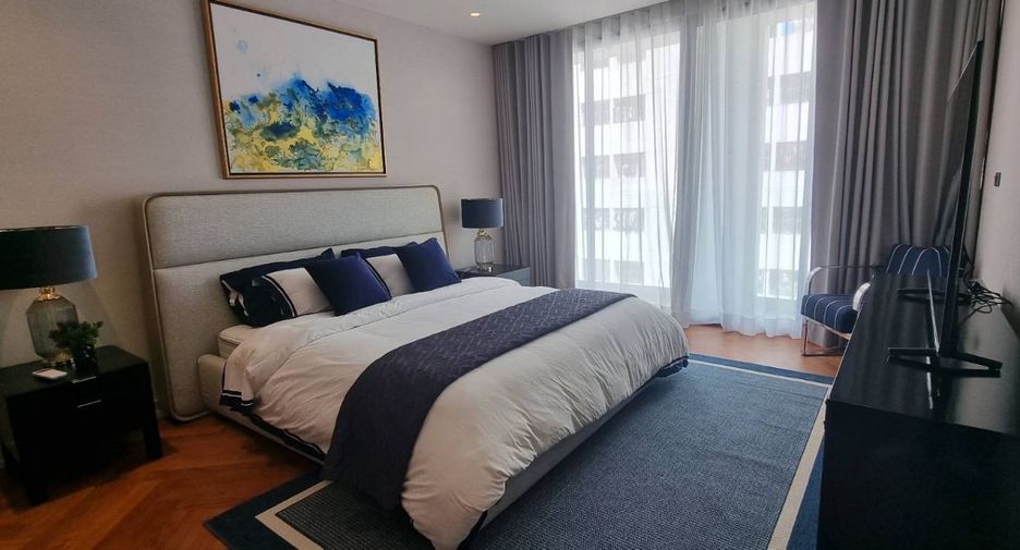 For rent 3 bedrooms condo in Watthana, Bangkok