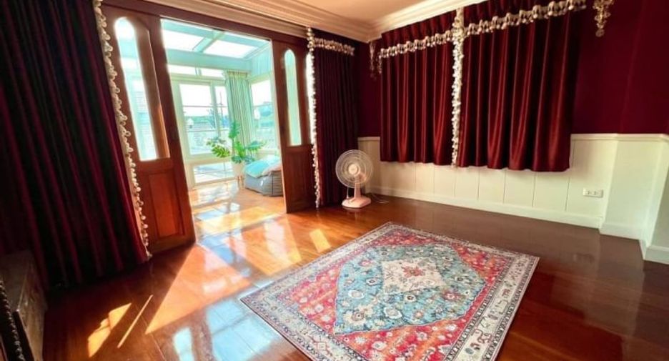 For sale 7 bed villa in Mueang Chon Buri, Chonburi