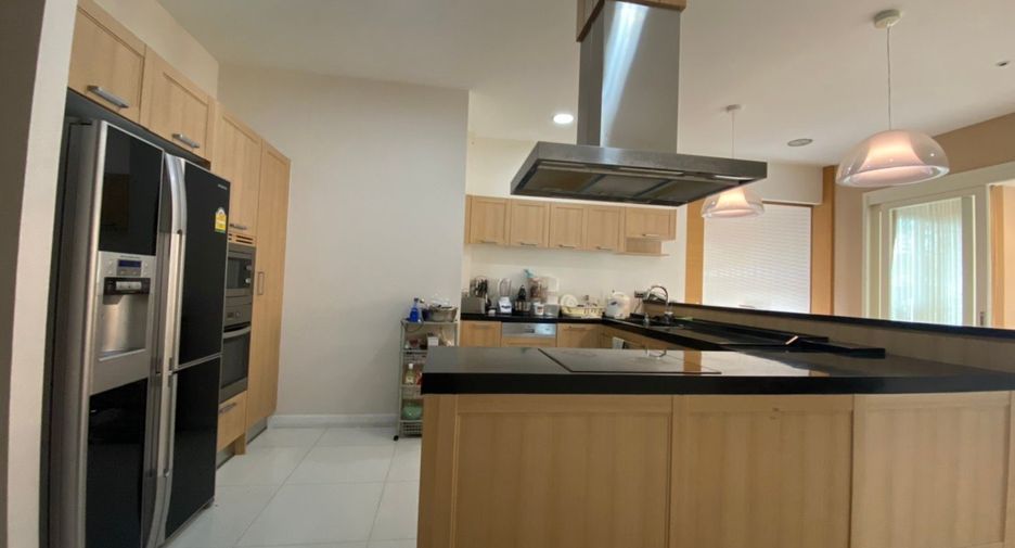 Haus zur Miete und zum Kauf mit 7 Zimmer in Bang Phli, Samut Prakan