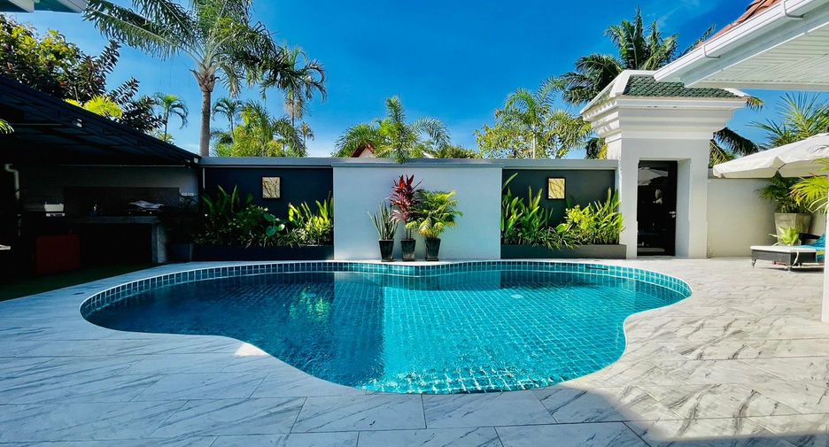 Villa en alquiler y en venta de 3 habitaciones en Bang Lamung, Chonburi