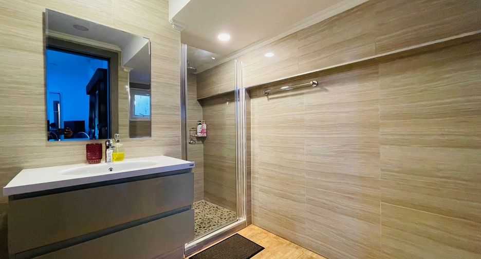 Villa en alquiler y en venta de 3 habitaciones en Bang Lamung, Chonburi