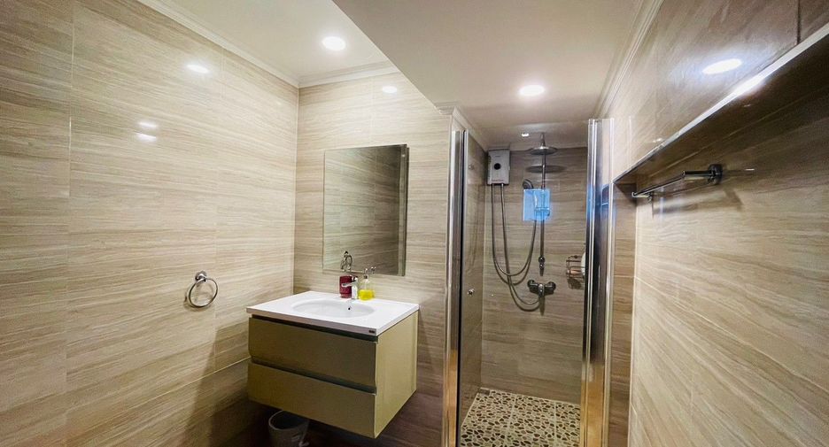 Villa en alquiler y en venta de 3 habitaciones en Bang Lamung, Chonburi