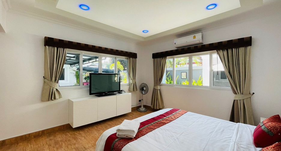 Villa en alquiler y en venta de 3 habitaciones en Bang Lamung, Chonburi