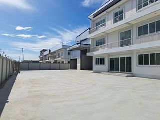 For sale 5 bed warehouse in Mueang Samut Sakhon, Samut Sakhon
