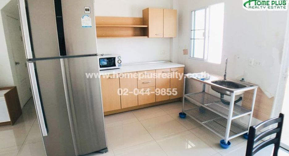 For rent そして for sale 3 Beds townhouse in Khlong Sam Wa, Bangkok