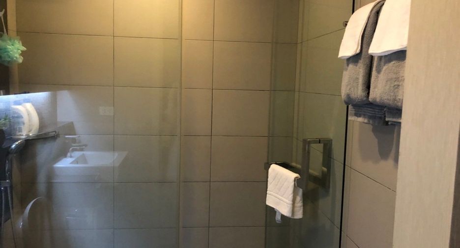 For rent 2 bedrooms condo in Bang Lamung, Chonburi