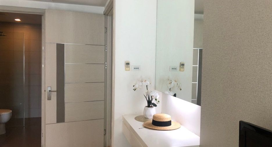 For rent 2 bedrooms condo in Bang Lamung, Chonburi