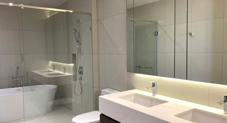 Condo en alquiler de 3 habitaciones en Khlong Toei, Bangkok