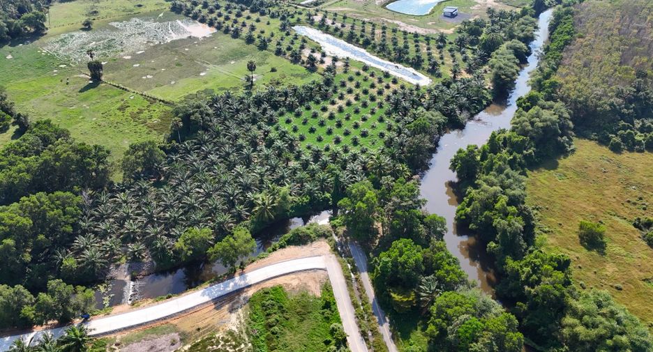 出售 土地 在 Thai Mueang, Phangnga