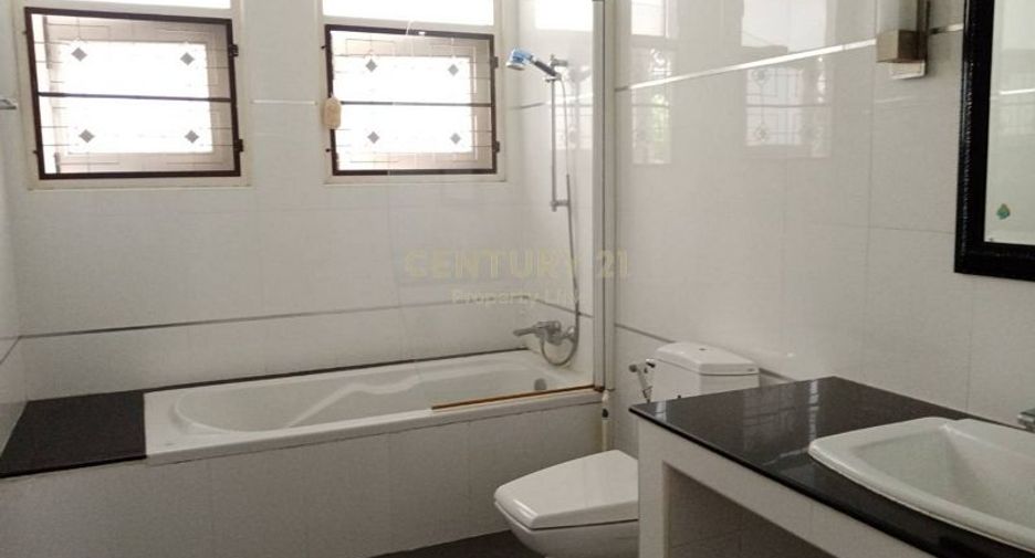 For rent 3 bedrooms house in Pathum Wan, Bangkok