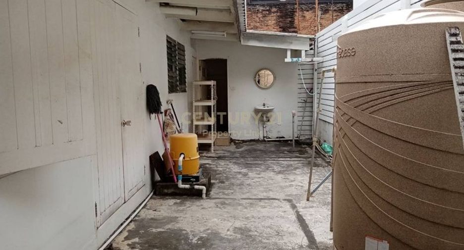 For rent 3 bedrooms house in Pathum Wan, Bangkok