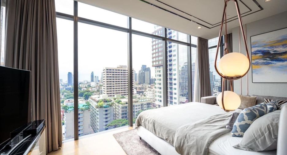 For rent 2 bedrooms condo in Khlong Toei, Bangkok
