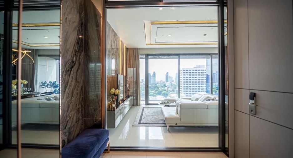 For rent 2 bedrooms condo in Khlong Toei, Bangkok