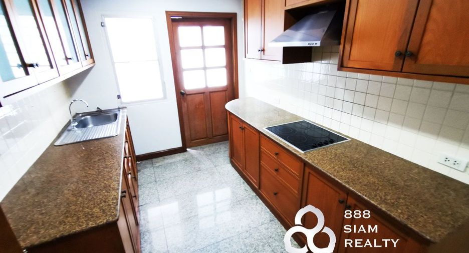For rent 2 bedrooms condo in Watthana, Bangkok
